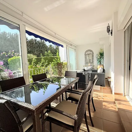 2 Bed Garden Benavista Direct Pool Access Walk To Golf, Tennis & Amenities דירה