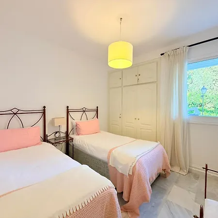 2 Bed Garden Benavista Direct Pool Access Walk To Golf, Tennis & Amenities Apartmán